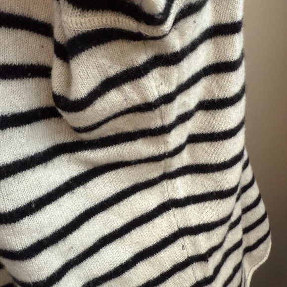 Reformation Boyfriend Cashmere Sweater - Picture 5 of 12